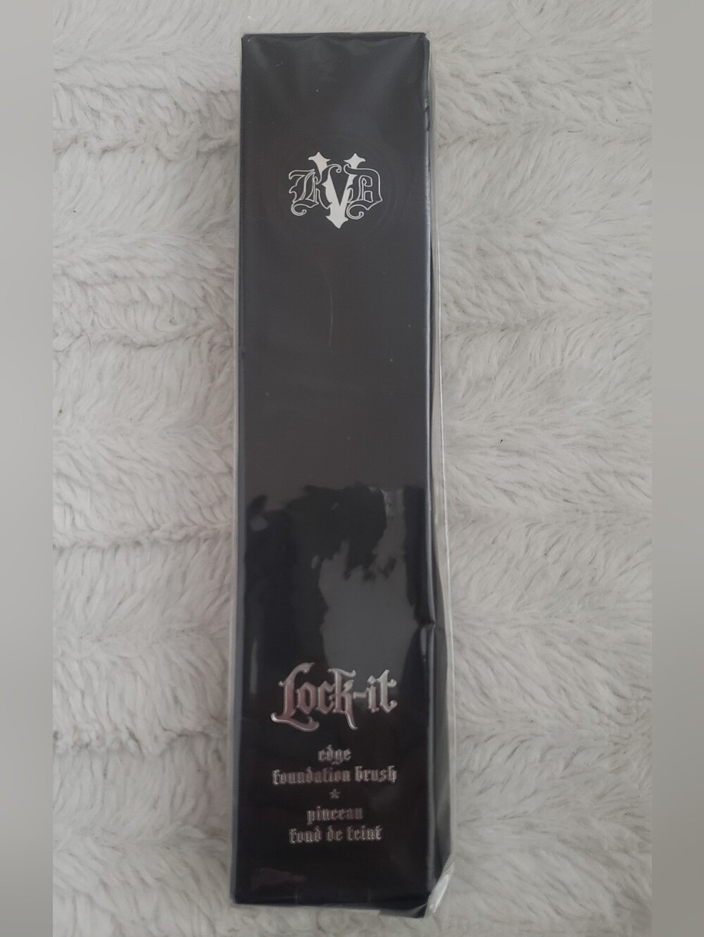 Kat Von D Lock-It Edge Foundation Brush